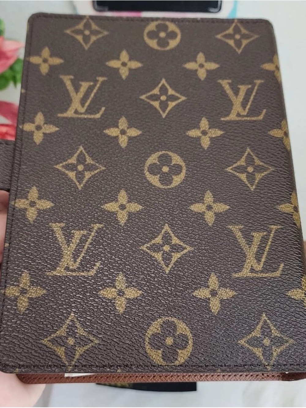 Louis Vuitton Medium Ring (MM) Agenda - Picture 4 of 16